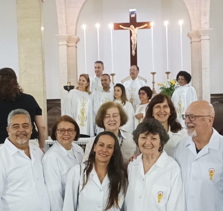 Boas-vindas aos novos ministros extraordinários da Sagrada Comunhão